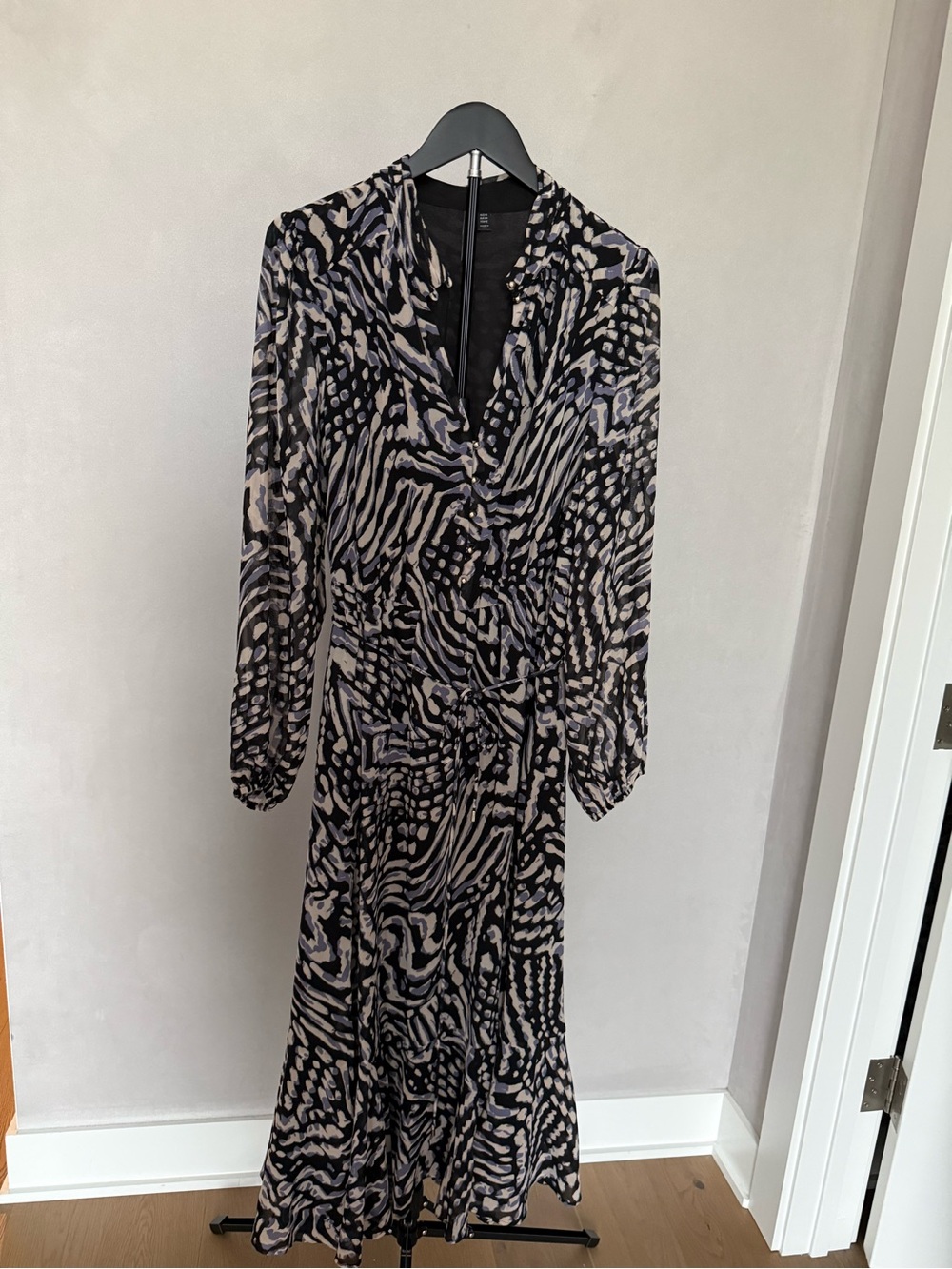 Forever New Black & Cream Abstract Print Maxi Dress